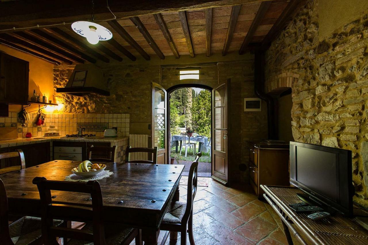Rustico In Pietra Villa Chianni Ngoại thất bức ảnh